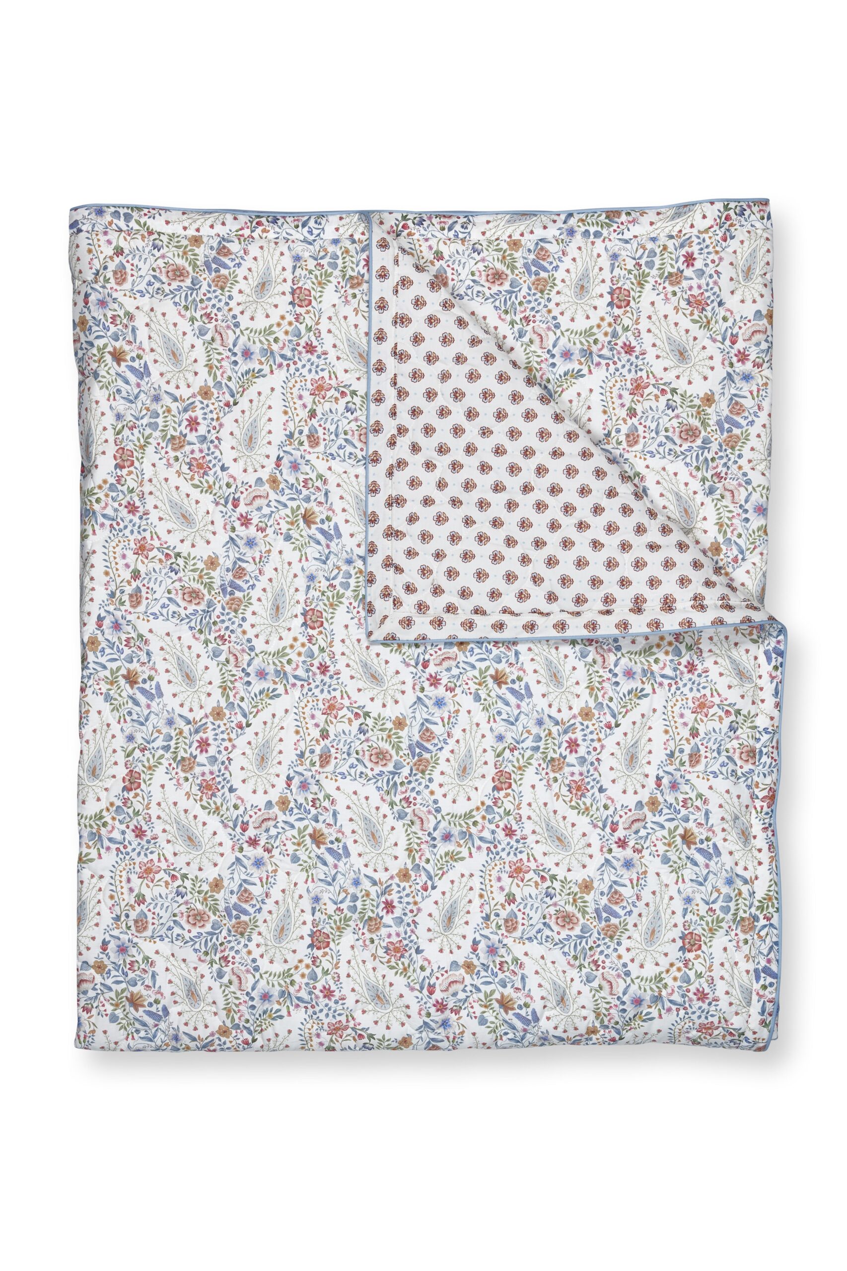 Pip Studio Tagesdecke Quilt Kairi Bloom hellblau 150×200 cm Pip Studio Tagesdecke Quilt Kairi Bloom hellblau 150×200 cm (Kopie) 1